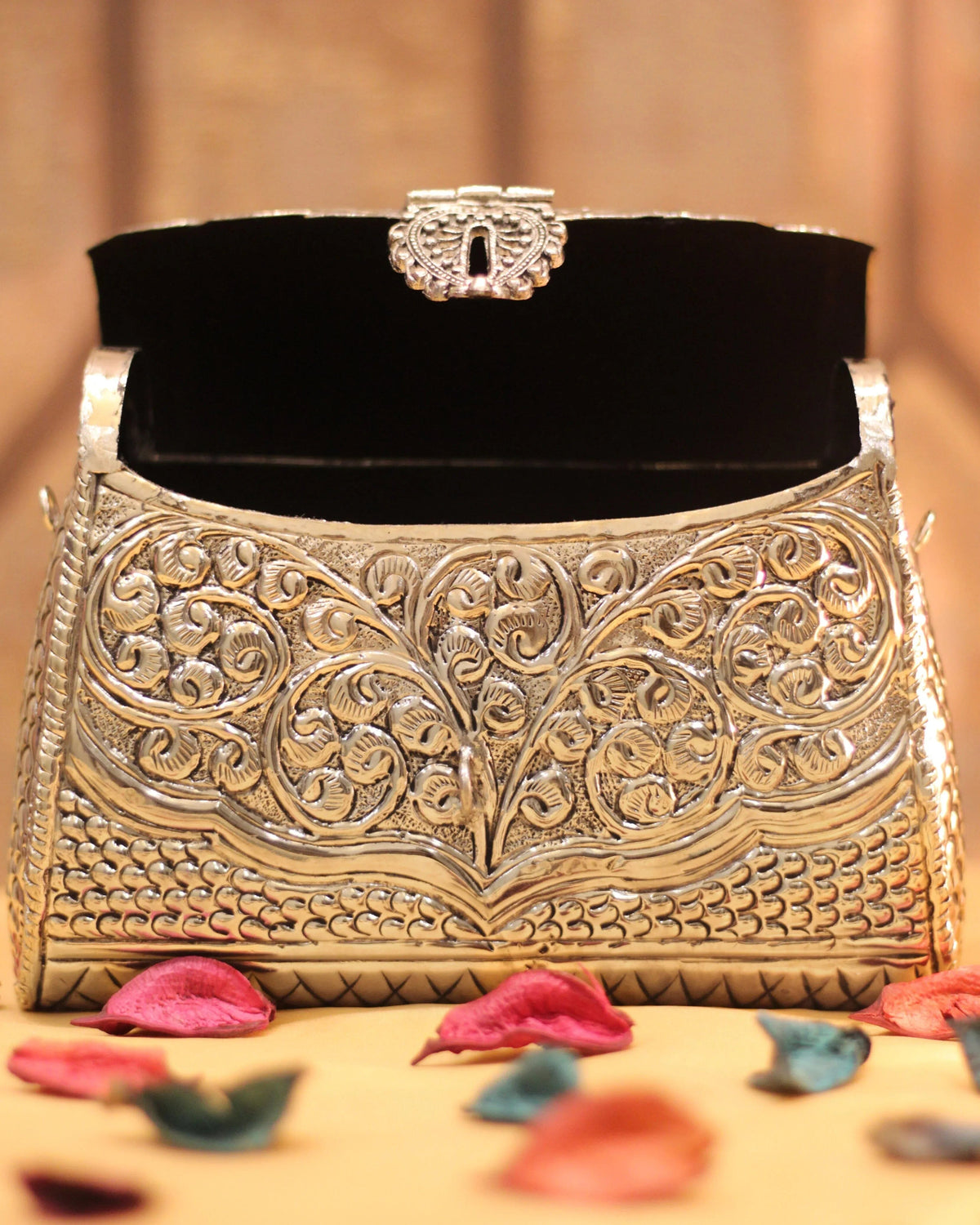KISHA Silver Clutch by Clutch It