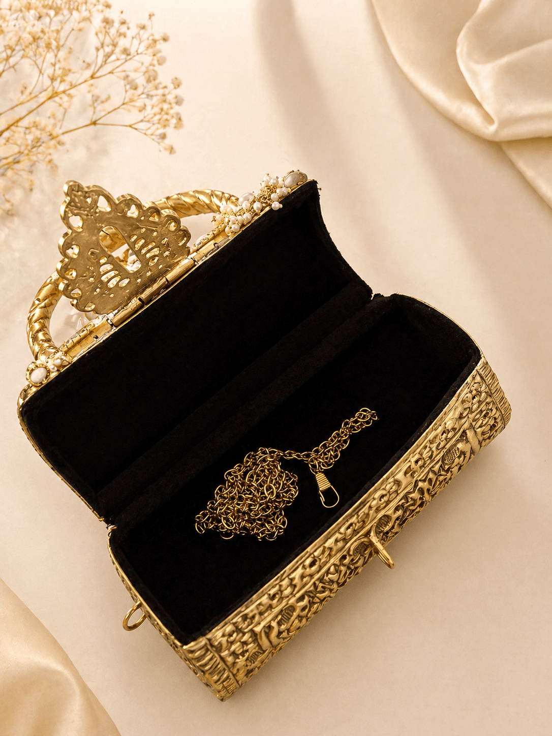 Zareen Heirloom Clutch by Clutch It