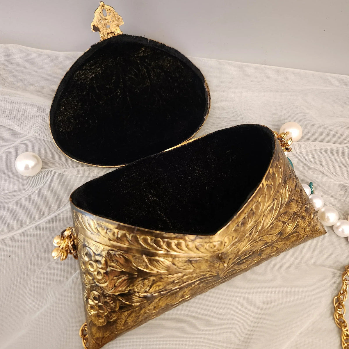 Antique Gold Royale Metal Clutch by Clutch It
