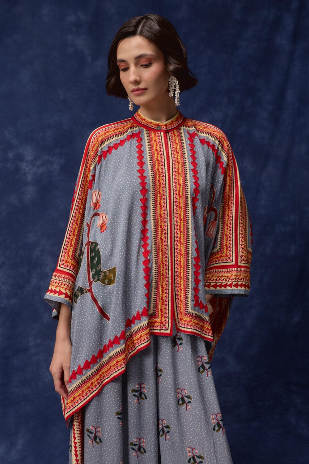 Aya Embroidered Cape with Pants — photo 2