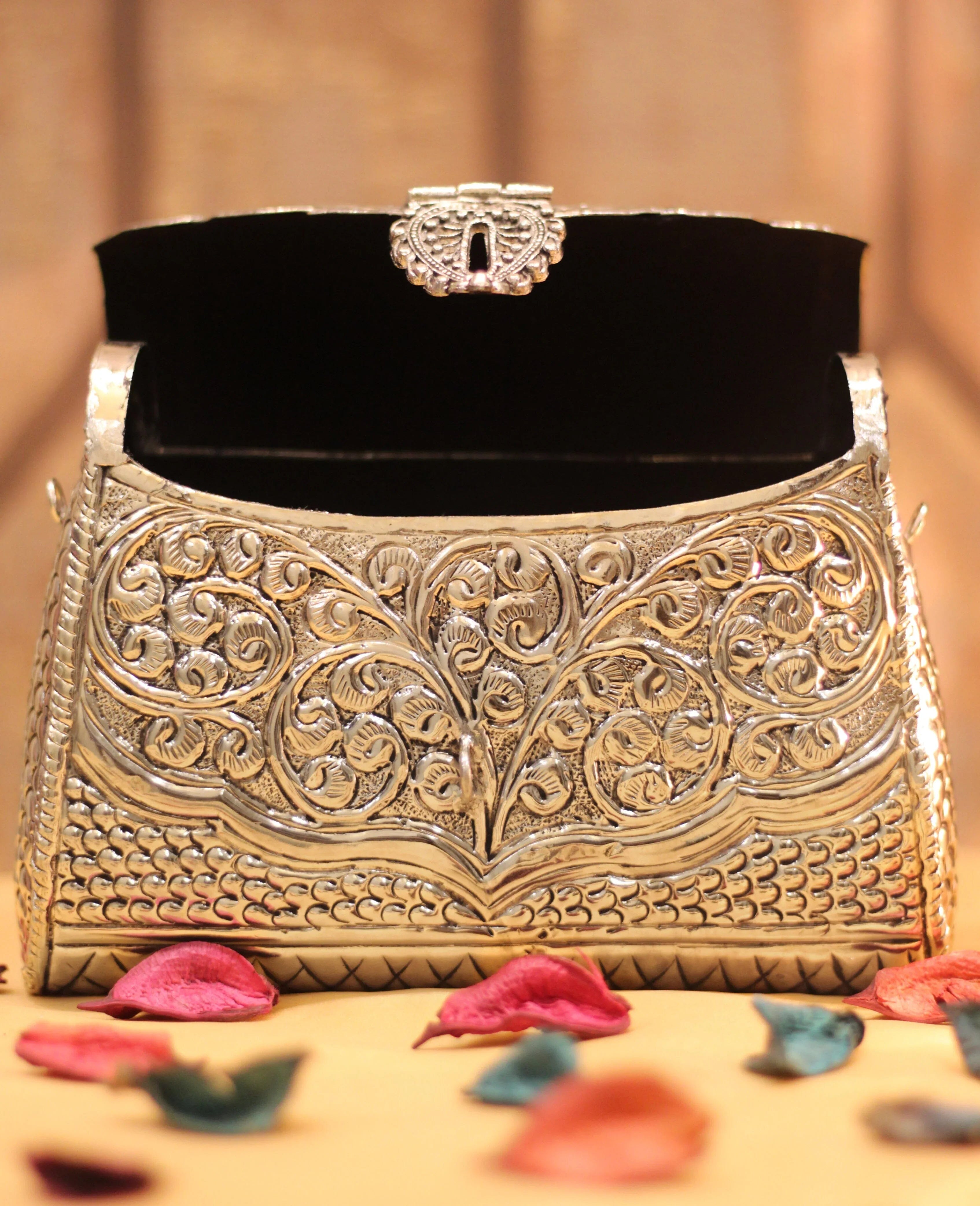 KISHA Silver Clutch by Clutch It