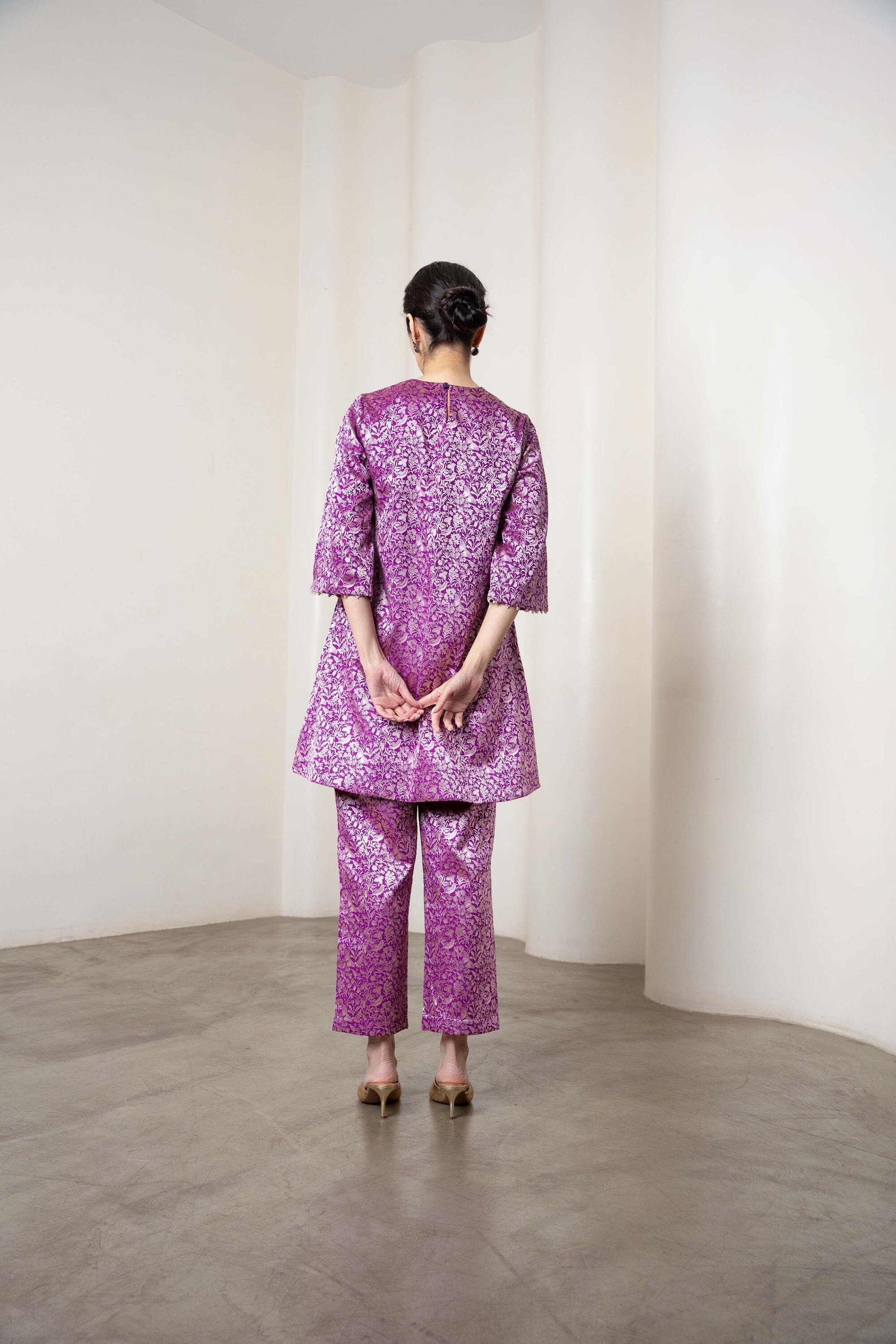 Sonal Kurta Set In Purple by Shriya Singhi