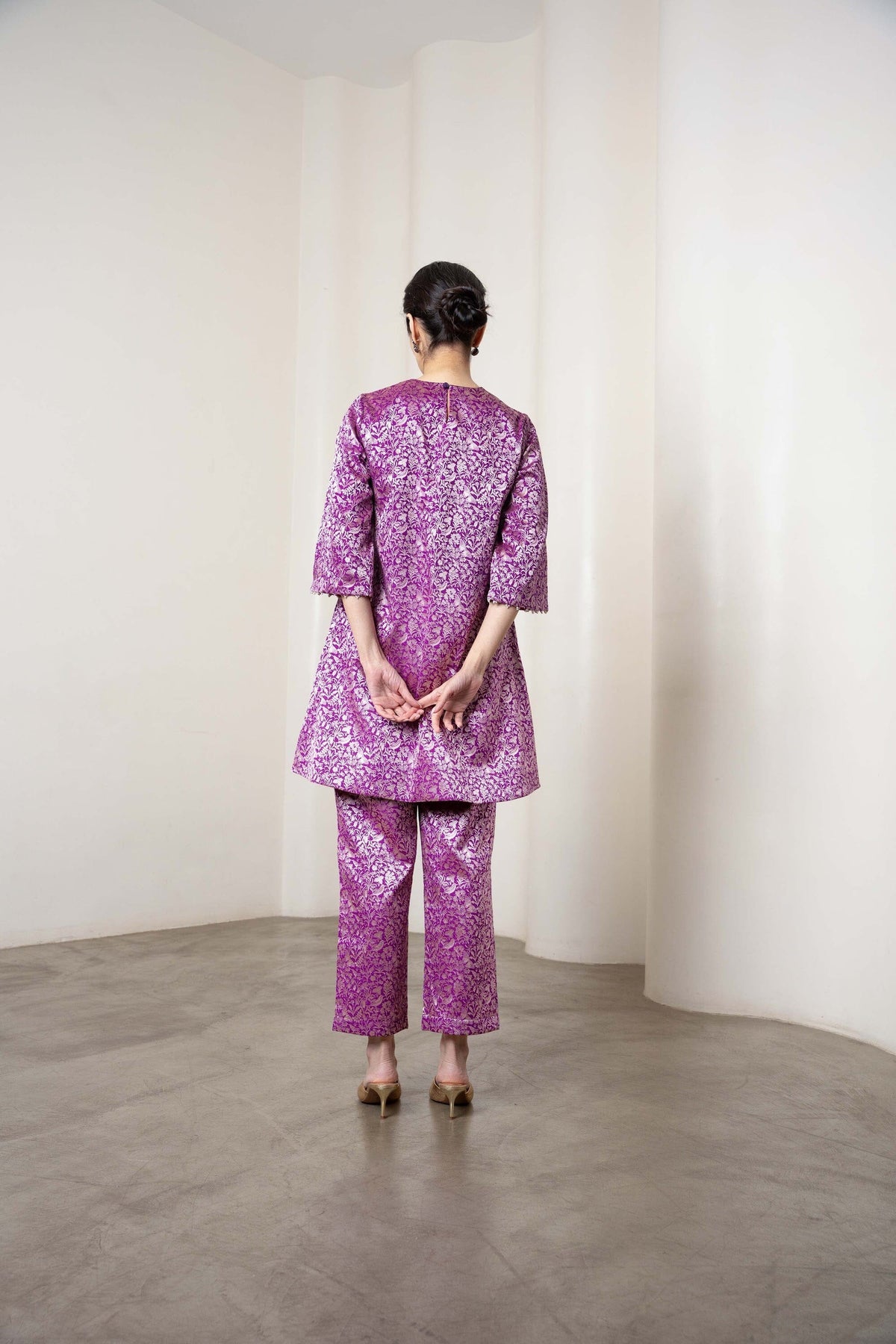 Sonal Kurta Set In Purple by Shriya Singhi