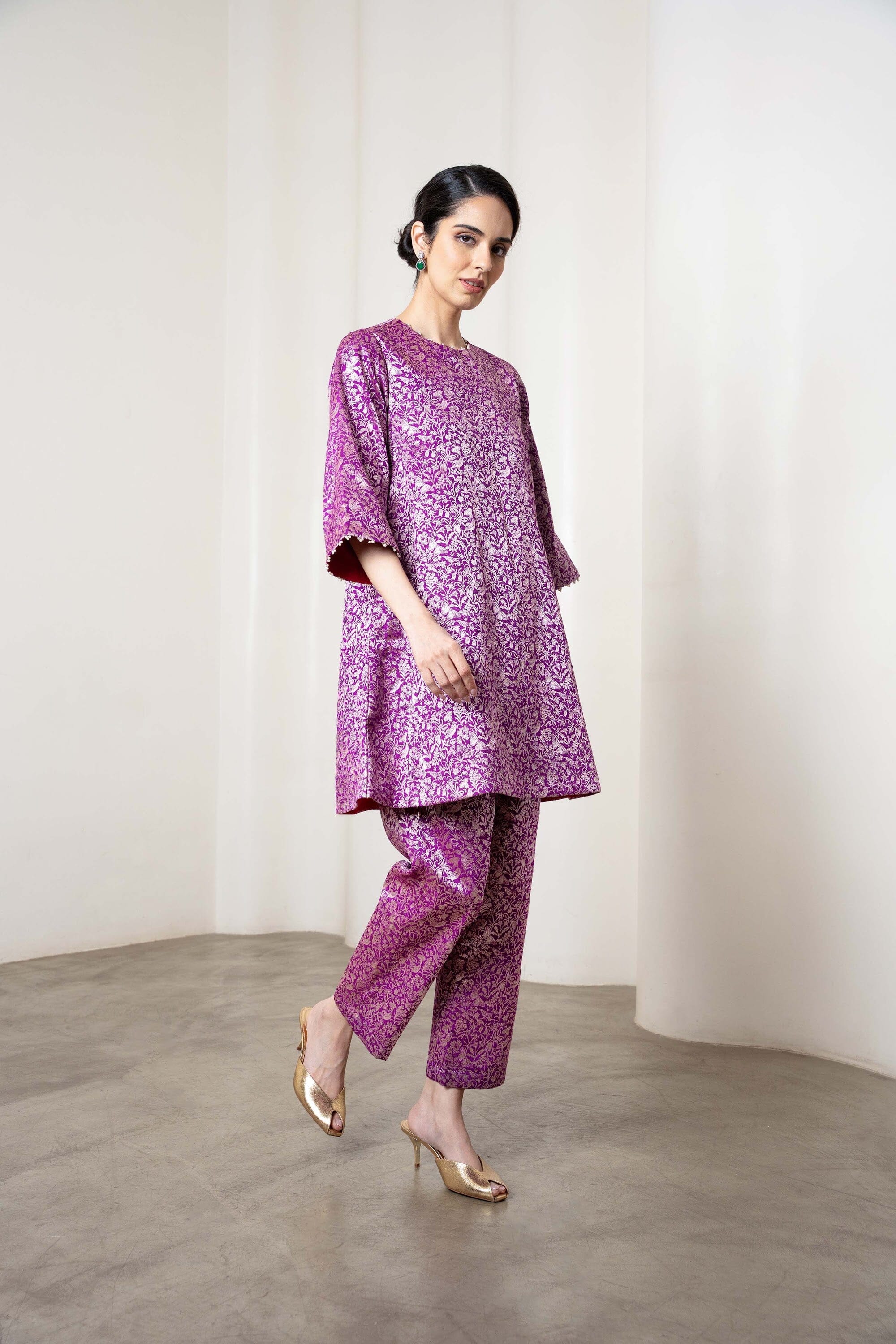 Sonal Kurta Set In Purple by Shriya Singhi